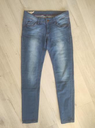 Skinny rifle, clockhouse,38