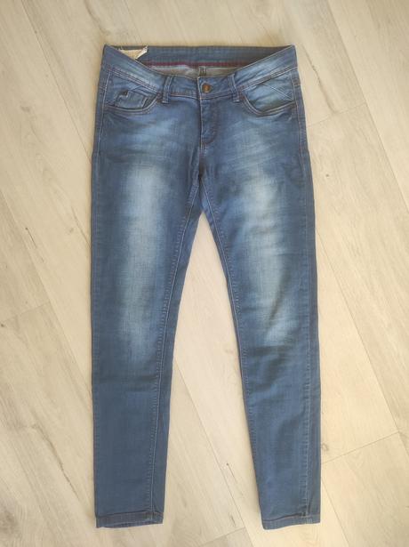 Skinny rifle, clockhouse,38