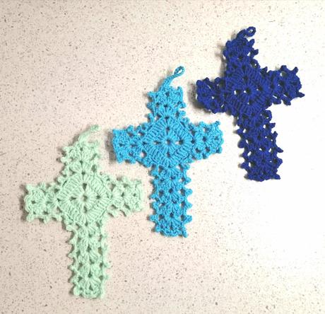 Háčkovaný krížik, handmade, rôzne farby, 