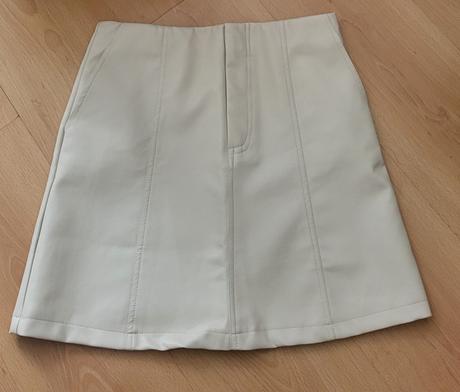 Koženkova sukňa, s