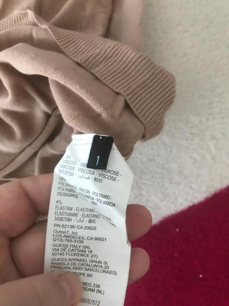 Rolak pleteny s kamienkami zn. guess, guess,s