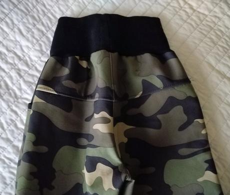 Maskáčové softshelové nohavice, 122