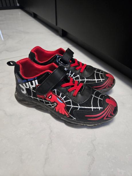 Tenisky spiderman, 35