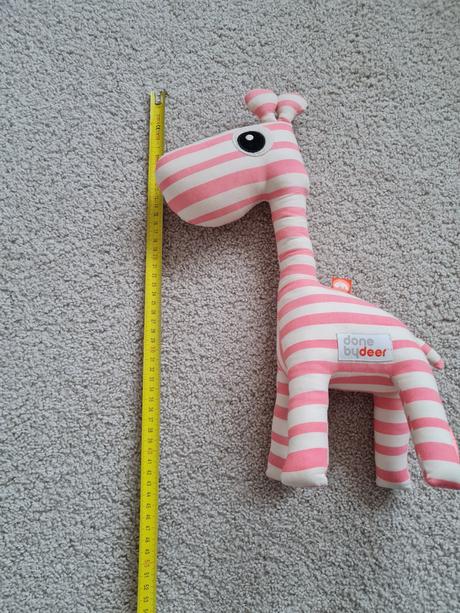 Žirafa done by deer,