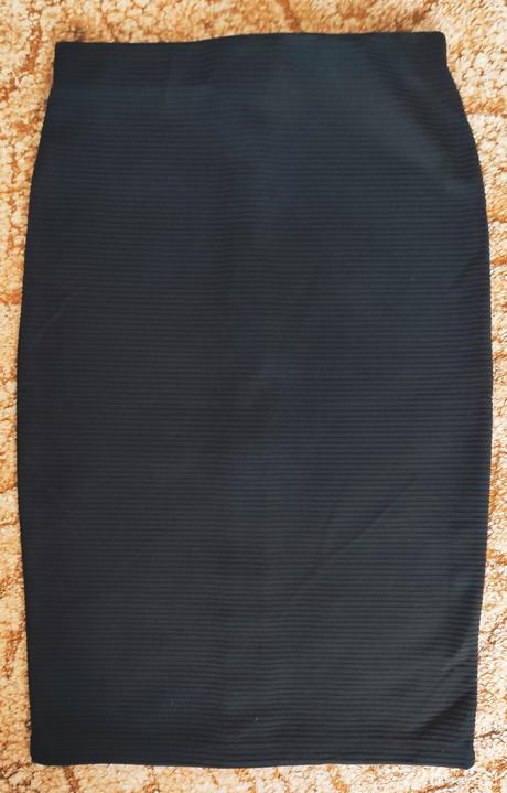 Predám nenosenú sukňu, pepco,s