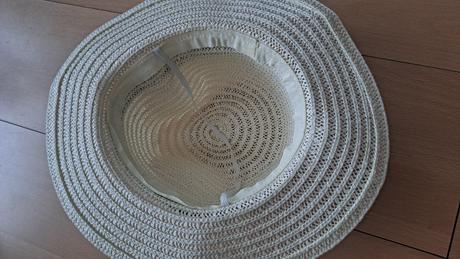 Letny klobuk s perlickami, 