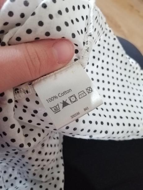 Bodkovana bluzka, 38