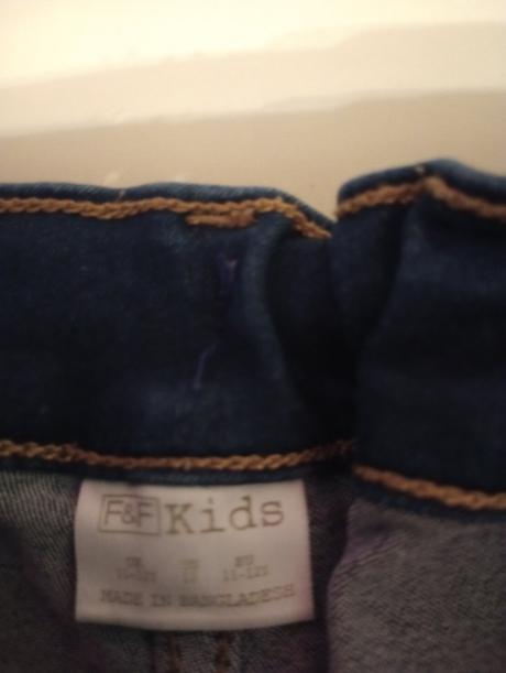 Ponúkam dievčenské rifle, f&f,146