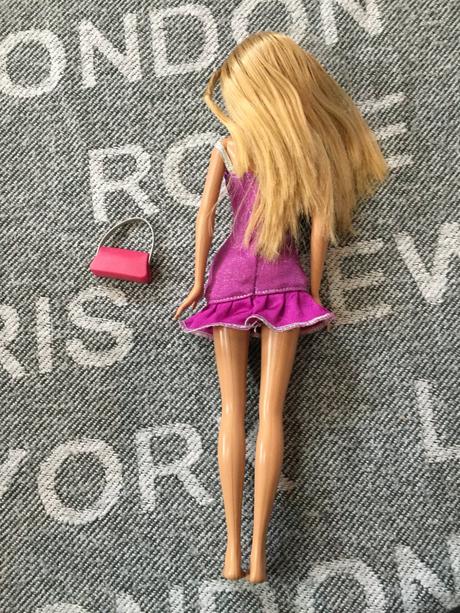 Babika barbie a auto,