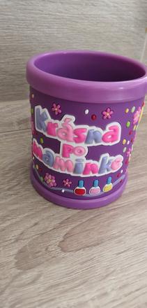Hrnček na farbičky,