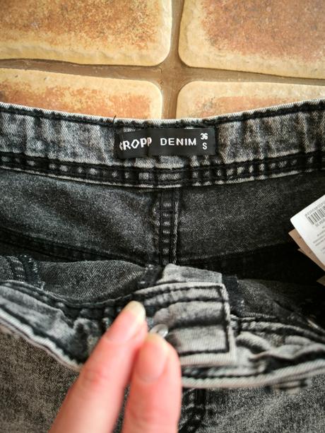 Kraťasy cropp veľ.s, s