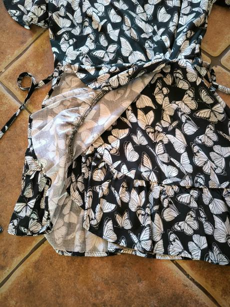 Krásne šaty veľ.s, s