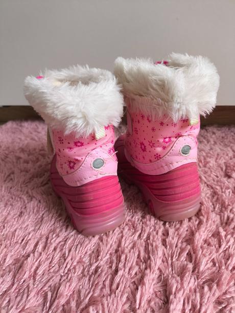 Čižmičky, lupilu,24