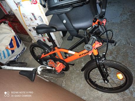 Predám detské bicykle, sedačky a ohradku, petite&mars