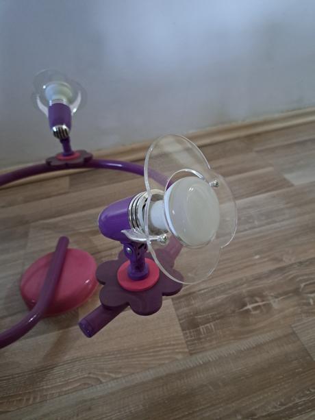 Predàm dievčenskú lampu, 