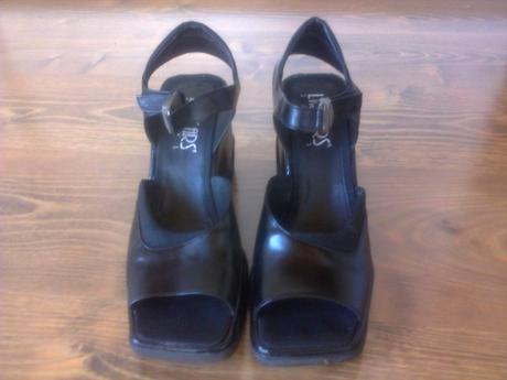 Čierne sandále na platforme, 38