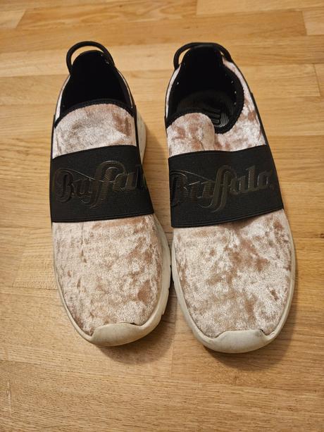 Buffalo velúrové slip on tenisky 40, 40