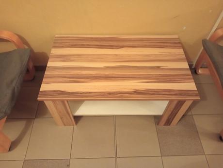 Konferenčný stolík a dve kreslá,