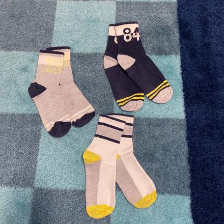 Rôzne ponožky, 35