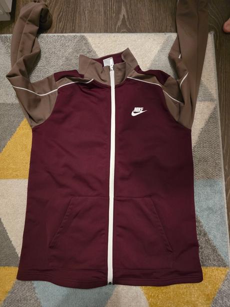 Teplakova suprava, nike,146