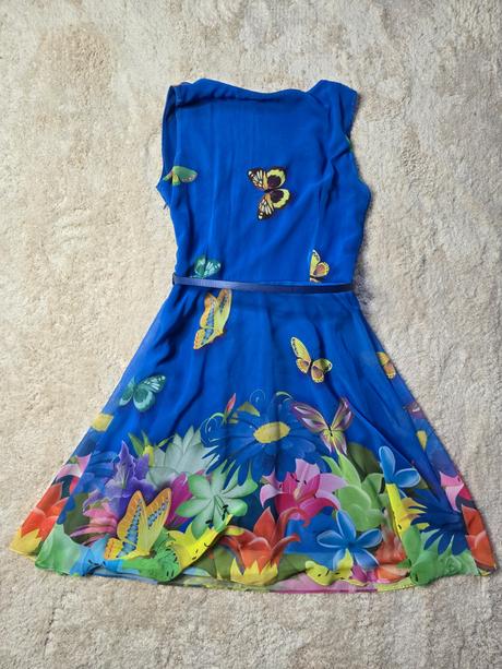 Modre motylikove saty s opaskom, s