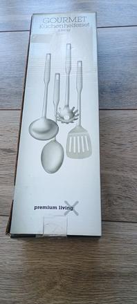 Sada kuchynskych pomocok,