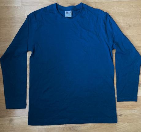 Nenosené tričko, 152