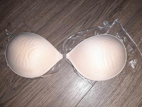 Samolepiaca podprsenka, 75b