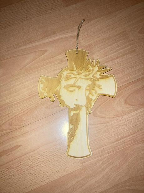 Laserom vypalovany kríž, 