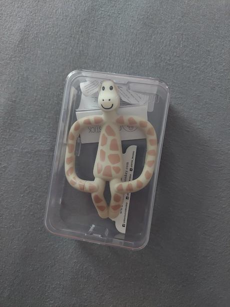 Hryzatko a zubná kefka s antimikrobiálnym povrchom, 