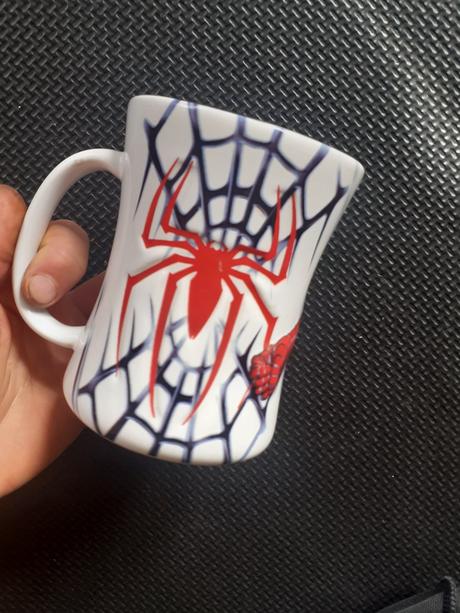 3d hrnček spider-man marvel,