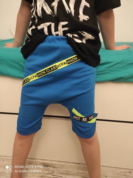 Kralovske modre kratasy neon 104/110, 104