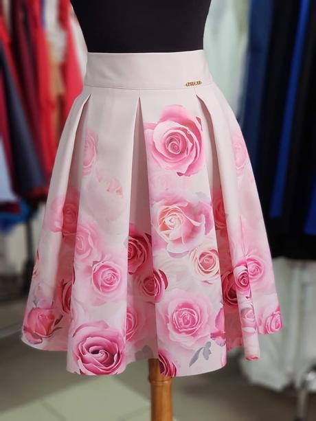 Sukňa vo veľkosti xs/s, s / xs