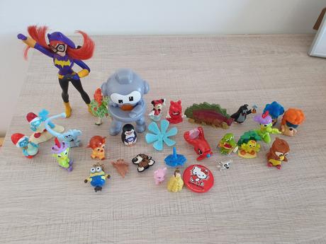 Rôzne malé postavičky a hračky, 