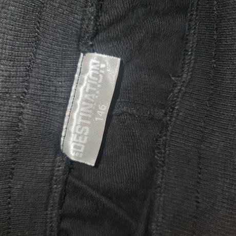 Čierne teplaky, 146