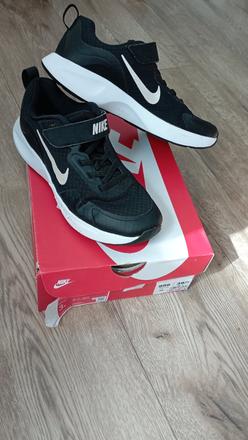 Čierne tenisky, nike,35