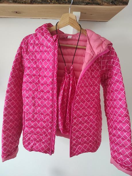 Krasna ruzova jarna bundicka, 158