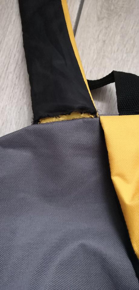 Menší horcicovo sivy ruksak slovensko,