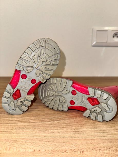 Dievčenské gumáky, 22