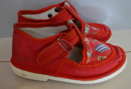 Červené papučky, 24