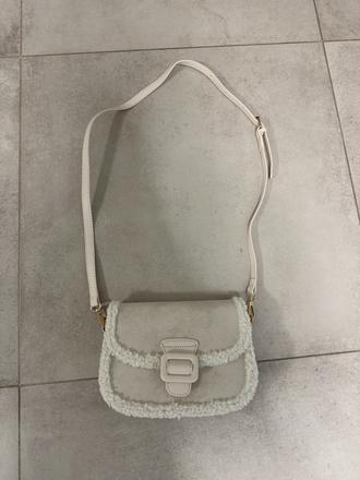 Bežová  mini kabelka s kožušinou, 