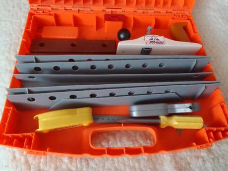 Kufrík s náradím,