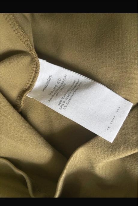 Krásna, elegantná krátka dámska viskózová blúzka, 40