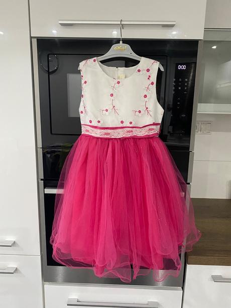 Dievčenské šaty velk.140, 140