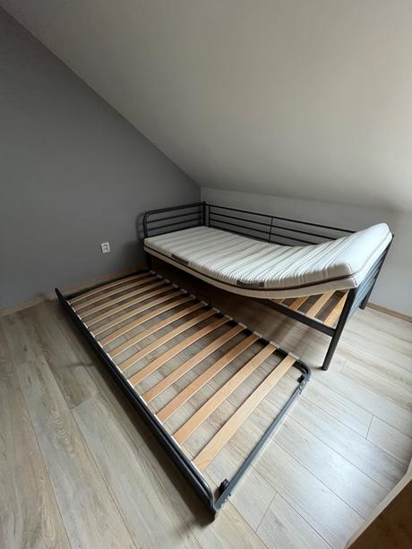 Ikea rozkladacia kovová posteľ, šírka (cm): 90,dĺžka (cm): 200