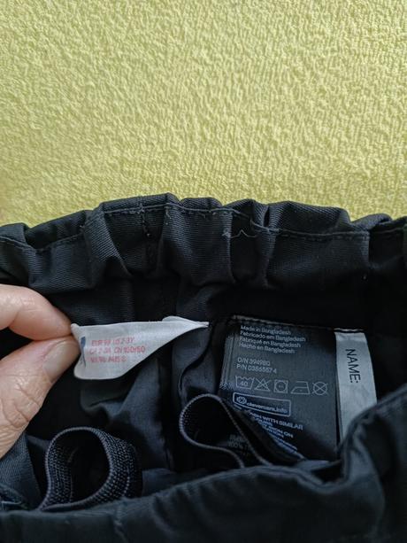 Nohavice do dažďa, 92