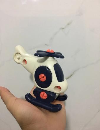 Vrtulník so šrobovákom,