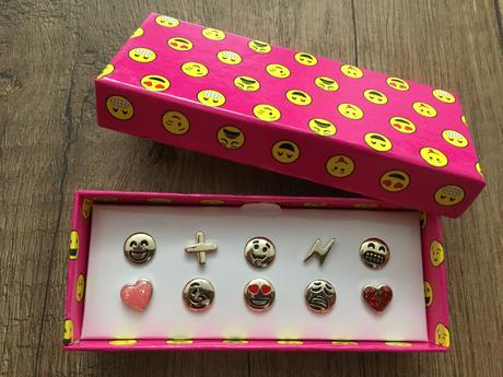 Smaliky nausnice 10x alebo 5 parov (b24), avon