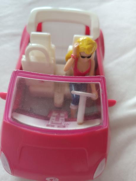 Auto pre barbiny a bábiky, 