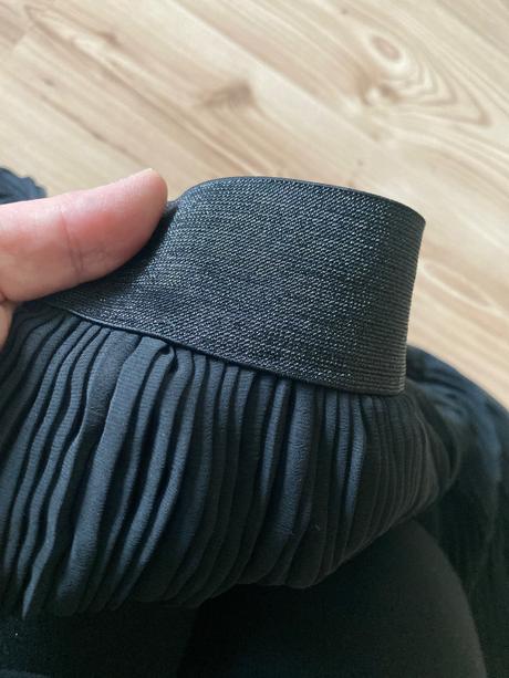 Plisovaná sukňa čierna, 42